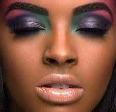 Oii minhas lindas, tudo bem? Maquiagem Colorida Para Pele Negra Pesquisa Google Maquiagem Dramatica Maquiagem Carnaval Cabelo E Maquiagem