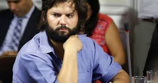 Si bien la proclamación se produjo la noche de este miércoles, el diputado se refirió a. De Diputado A Escritor Gabriel Boric Prepara Publicacion De Un Libro Chicureo Hoy
