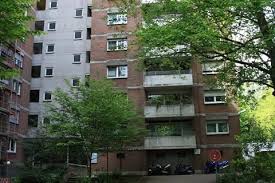 Große grünflächen mit altem baumbestand machen das wohnumfeld besonders attraktiv. Wohnen Am Park Renoviert Hell Und Gut Aufgeteilte Etw In Dortmund Sud