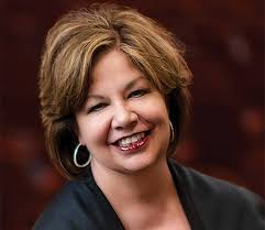 Florida Grand Opera chief Susan T. Danis is honored by Citizens Interested  in Arts