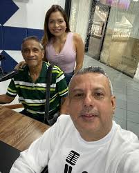 Un verdadero placer compartir con @carlosmujicamarunga y conocer anécdotas  de nuestra Ciudad de #Porlamar en #MadeInMargarita una extraordinaria  tertulia desde los estudios de @mgta.fm “La Radio de Margarita” #SePega  @profegarciag @guilartess @neirasc @