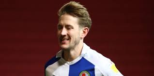 El blackburn rovers football club /ˈblækbɜrn ˈroʊvərz/ es un club de fútbol inglés, de la ciudad de blackburn en el condado de lancashire.fue fundado el 5 de noviembre de 1875 y juega en la english football league championship, tras ascender de la english football league one en 2018. Blackburn Rovers Could Welcome Back 30 Y O After Playmaker S Cruel Injury The 72