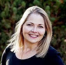 Amber Wojciechowski's Instagram, Twitter & Facebook