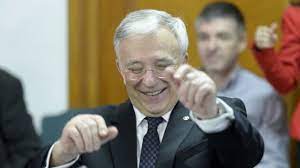 Nume:mugur constantin isarescu locul nasterii: Guvernatorul Bnr Mugur IsÄƒrescu Implineste 70 De Ani De AstÄƒzi Nu Mai Poate Fi Profesor Titular La Ase