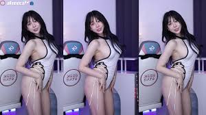 쭈디 Highleg JavRank - Hot Performance