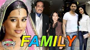 Amrita Rao Family With Parents, Husband, Sister and Friends