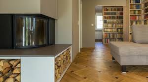 Wohnzimmer/bibliothek por diemeistertischler | homify. Elegantes Wohnzimmer Mit Integrierter Bibliothek Diemeistertischler