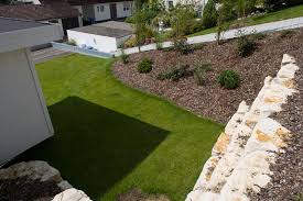 Die kosten für das baumaterial hängen von der art der garage ab. Hang Garage Terassen Garage Als Beton Fertiggarage