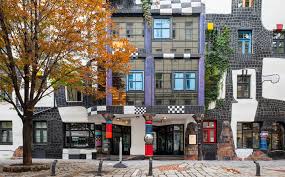 Galeria de O corpo para além de si e da arquitetura: as cinco peles de  Hundertwasser - 5