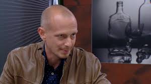 A sikersorozat megfűszerezi a nézők hétköznapjait is sokszor krimibe illő jeleneteivel, szerelmi szálaival. Joban Rosszban Pentek 21 20