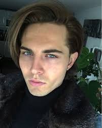 99 Likes, 4 Comments