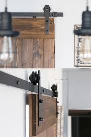 Moderne küche mit viel holz und ein, in die wand eingebauter hochschrank. Die Moderne Rustikale Kuche Inspiration Mit Schiebeholztueren