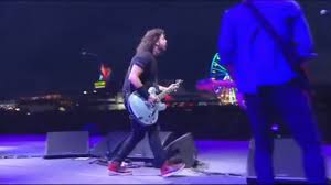 Your current browser isn't compatible with soundcloud. Foo Fighters The Pretender Live 2019 Youtube
