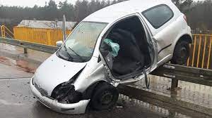 Wypadek w polichnie s8 15 stycznia 2016 ku przestrodze. Tuba Wyszkowa Aktualnosci Niegow Grozny Wypadek Na Wiadukcie Betonowy Slup Spadl Z Przyczepy