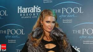 Paris Hilton parties without underwear - Times of India