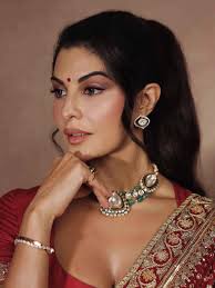 Jacqueline Fernandez stuns in a red saree for Diwali serving elegance grace  and pure festive charm ❤️✨🪔 Follow @bollyfreaksofficial  #jacquelinefernandez #diwalilook #redsaree #bollywoodupdates #fashionicon  #festivevibes #newswithbollyfreaks