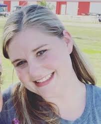 Sarah Wingate's Instagram, Twitter & Facebook