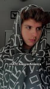 if anyone has a spare house they’re not using outside of the country pls  lmk🫡😩 #fyp #foryoupage #viral #trend