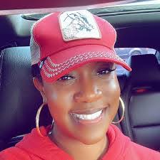 Shaundra Jackson's Instagram, Twitter & Facebook