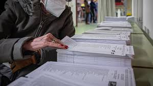 En las instalaciones del instituto geográfico militar (igm) se imprimieron las papeletas para las diferentes. Un Sobre Con Una Papeleta En Blanco Es Un Voto Nulo Segun La Junta Electoral Central