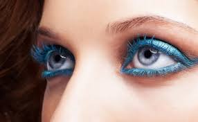 Was auf den ersten blick nach einem. Tipps Fur Ein Glamouroses Abend Make Up Mit Wow Effekt