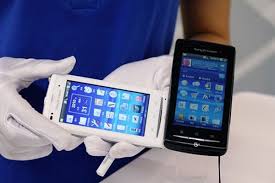 Sony Ericsson A8i, un móvil táctil que ...