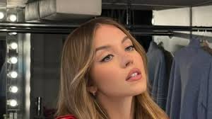 Ex-BBB Jake Leal chora ao revelar que mãe está desaparecida há 2 meses:  'Não aguento mais'