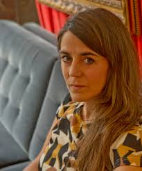 Las chicas no están bien: el terror cotidiano de ser mujer se expresa en  cuentos