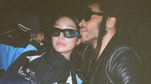 Peggy Gou e Lenny Kravitz in "I Believe In Love Again"