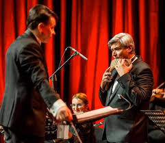 Cat costa carnetul de conducere tip a1, cel pentru motoare! Constantin Moscovici Nu Exclude Posibilitatea De A Schimba Naiul Pe Volan Poate Sa Ma Duc Sa Fiu Sofer Ca Am Permis De Conducere