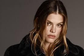 Profil Nina Agdal, Supermodel Denmark yang Menikah dengan Logan Paul