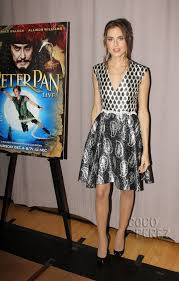 Allison Williams Chooses A Simple Look For The Peter Pan Live Promo Event In Nyc Interesting Faces Beauty Kit Beauty Face
