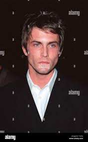 LOS ANGELES, CA. 18 octobre 1999 : l'Acteur Desmond Harrington lors de la  première mondiale, à