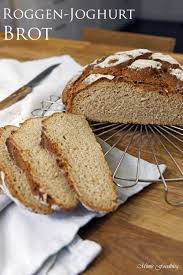 Roggen Joghurt Brot Ist Ein Leckeres Und Schnelles Mischbrot Die Portion Reicht Fur Ei Brot Selber Backen Brot Selber Backen Rezept Brot Backen Rezept Einfach