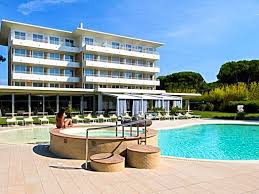 Durante il vostro soggiorno a venezia e best western montecarlo potrete dilettarvi con escursioni e tour di ogni genere, come ad esempio il classico giro in gondola, oppure con una avventurosa. Top 20 Luxury Hotels In Bibione Sara Lind S Guide 2021