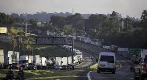 Devido ao atual cenário resultante da greve dos caminhoneiros e prezando por sua segurança, de seus familiares e acompanhantes, bem como por seu equipamento, decidimos por transferir a data das 3 horas de interlagos para o dia 8 de julho, domingo. Entidades De Caminhoneiros Negam Boatos Sobre Nova Paralisacao Noticias R7 Brasil