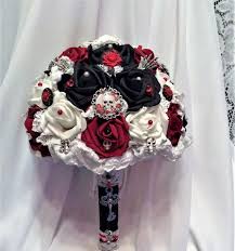 Große auswahl an gothic kleidung, accessoires & high heels bestellen! 45 Goth Wedding Flowers Ideas Goth Wedding Wedding Flowers Wedding