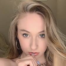 Kendall Wheeler's Instagram, Twitter & Facebook