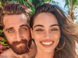 La ballerina di amici e il figlio di lucio presta, uno dei più conosciuti manager dello spettacolo, hanno detto sì ieri, 1° giugno. Lorella Boccia Sposa Niccolo Presta Non Sono Raccomandata
