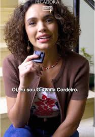 Rebeca, interpretada por Giovana Cordeiro, é a representação da liberdade.  Forte e independente, ela não se curva às regras e busca construir seu  próprio caminho. Que influência ela terá na vida de ...