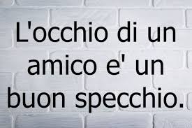 Sostiene bene, è difficile da trovare e rimane sempre vicina al tuo cuore (perfetta per le amiche fashion addict: Frasi Per Un Amico Speciale