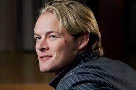 Fun Ways To Binge-Watch Too Young To Want Her Professor