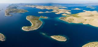 Godine, zbog izuzetnih krajobraznih ljepota, zanimljive geomorfologije, velike razvedenosti. Bootstour Zum Kornati National Park Argola Charter