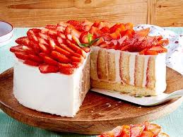 Erdbeer Wickeltorte Rezept Lecker Backrezepte Leckere Torten Kuchen Und Torten Rezepte