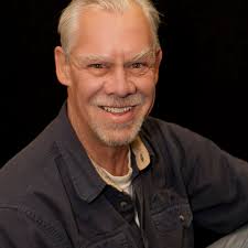 Frank Theis's Instagram, Twitter & Facebook