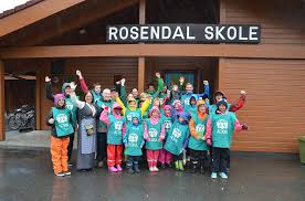 Ved hjelp av denne skolen blir det lett og velge best mulig jord til dine vekster. Adra Norway On Twitter For Noen Flotte Unger Rosendal Skole I Mjondalen Med Aksjon Nepal I Osende Regnvaer Buskerud Buskerud Takk Http T Co E3zabaklgj