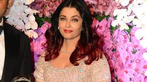 Born into a traditional south indian family, aishwarya started modeling at a young age. Aishwarya Rai Bachchan S Pink Lehenga From Her Mehandi Is For Brides Who Love Soothing Hues Vogue India