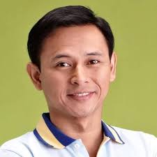 On taxe les Philippins depuis 2005. C'est dur pour la classe moyenne. :  r/Philippines