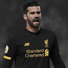 Au brésil, son père s'est noyé un peu plus tôt dans la semaine. Alisson