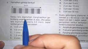 Maybe you would like to learn more about one of these? Garpu Tala Digetarkan Menghasilkan Gelombang Seperti Gambar Di Atas Jika Garpu Tala Digetarkan Sela Youtube